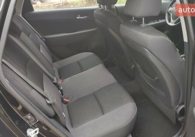 Черный Хендай i30, объемом двигателя 1.4 л и пробегом 275 тыс. км за 6000 $, фото 43 на Automoto.ua