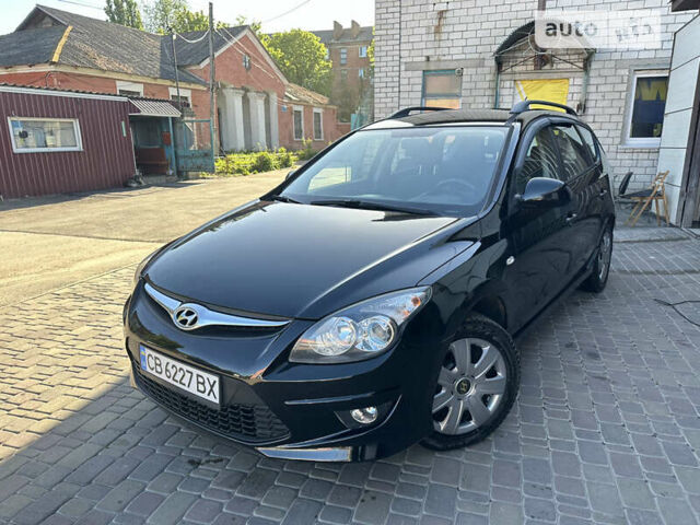 Чорний Хендай i30, об'ємом двигуна 1.58 л та пробігом 175 тис. км за 7500 $, фото 2 на Automoto.ua