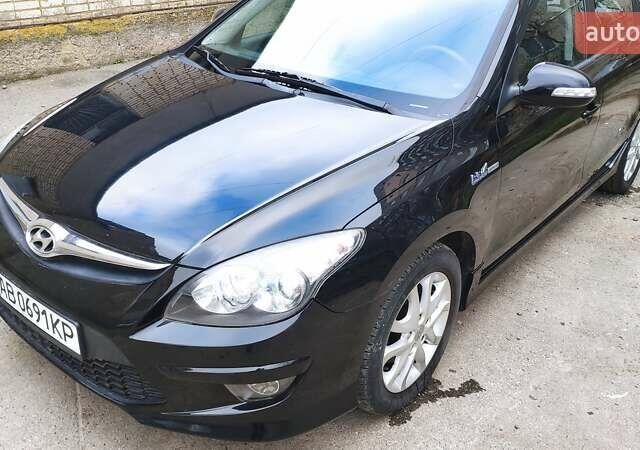 Черный Хендай i30, объемом двигателя 1.4 л и пробегом 275 тыс. км за 6000 $, фото 17 на Automoto.ua