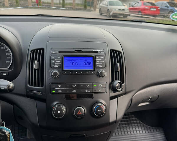 Черный Хендай i30, объемом двигателя 1.4 л и пробегом 210 тыс. км за 6750 $, фото 35 на Automoto.ua