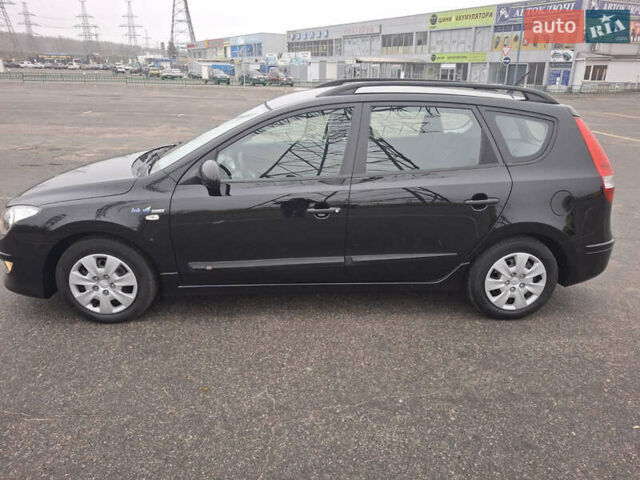 Чорний Хендай i30, об'ємом двигуна 1.4 л та пробігом 209 тис. км за 6850 $, фото 14 на Automoto.ua