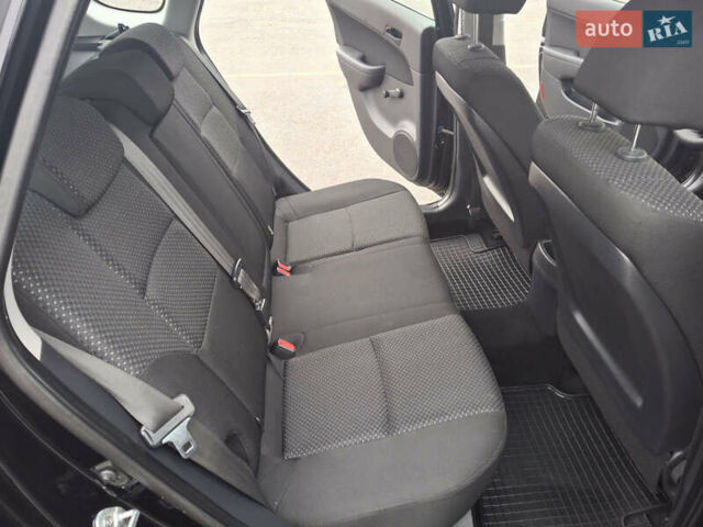 Чорний Хендай i30, об'ємом двигуна 1.4 л та пробігом 209 тис. км за 6850 $, фото 29 на Automoto.ua
