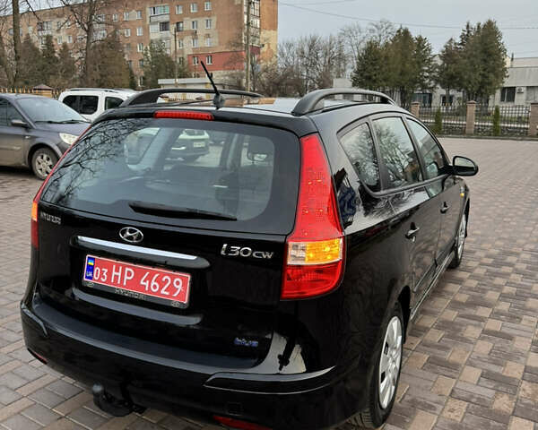 Черный Хендай i30, объемом двигателя 1.4 л и пробегом 210 тыс. км за 6750 $, фото 9 на Automoto.ua