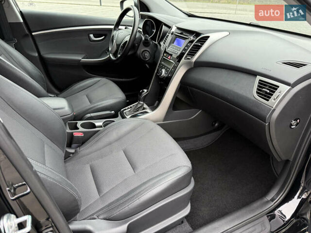 Чорний Хендай i30, об'ємом двигуна 1.6 л та пробігом 202 тис. км за 12500 $, фото 21 на Automoto.ua