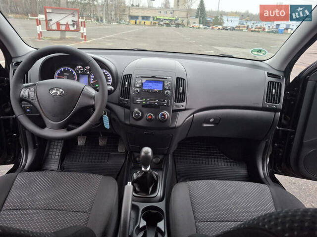 Чорний Хендай i30, об'ємом двигуна 1.4 л та пробігом 209 тис. км за 6850 $, фото 22 на Automoto.ua