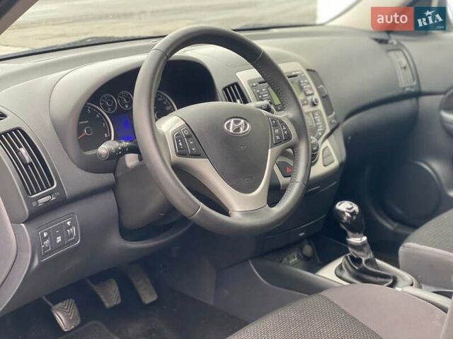 Хендай i30 2012 в Виннице на Automoto.ua Черный Хендай i30, объемом двигателя 1.4 л и пробегом 275 тыс. км за 6100 $, фото 27 на Automoto.ua