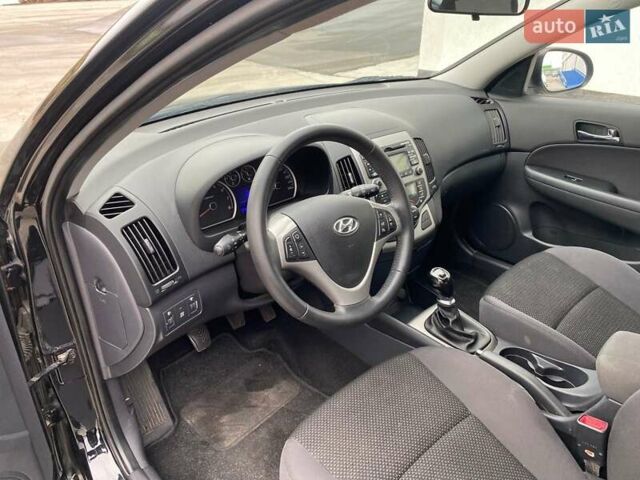 Хендай i30 2012 в Виннице на Automoto.ua Черный Хендай i30, объемом двигателя 1.4 л и пробегом 275 тыс. км за 6100 $, фото 28 на Automoto.ua