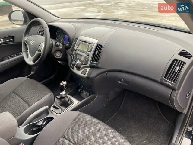 Хендай i30 2012 в Виннице на Automoto.ua Черный Хендай i30, объемом двигателя 1.4 л и пробегом 275 тыс. км за 6100 $, фото 37 на Automoto.ua