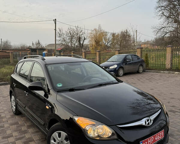 Черный Хендай i30, объемом двигателя 1.4 л и пробегом 210 тыс. км за 6750 $, фото 21 на Automoto.ua