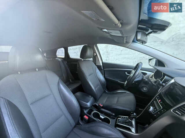 Чорний Хендай i30, об'ємом двигуна 1.59 л та пробігом 260 тис. км за 9000 $, фото 12 на Automoto.ua