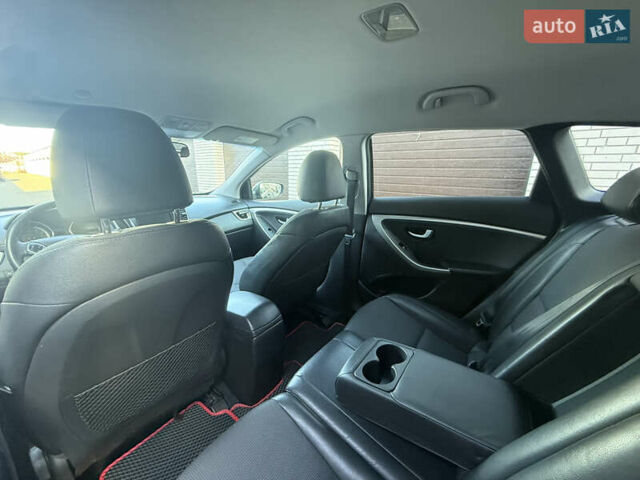 Чорний Хендай i30, об'ємом двигуна 1.59 л та пробігом 260 тис. км за 9000 $, фото 14 на Automoto.ua
