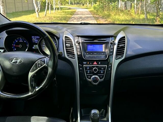 Чорний Хендай i30, об'ємом двигуна 1.6 л та пробігом 167 тис. км за 8400 $, фото 5 на Automoto.ua
