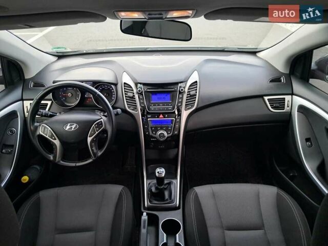 Черный Хендай i30, объемом двигателя 1.58 л и пробегом 129 тыс. км за 9900 $, фото 1 на Automoto.ua