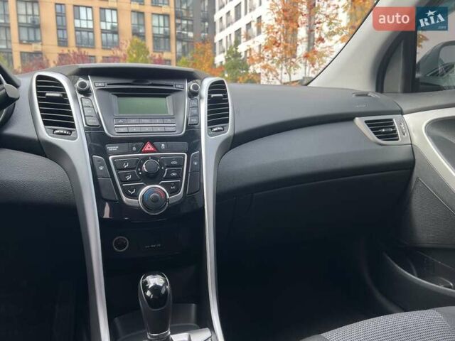 Хендай i30 2014 в Киеве на Automoto.ua Черный Хендай i30, объемом двигателя 1.58 л и пробегом 153 тыс. км за 8900 $, фото 22 на Automoto.ua