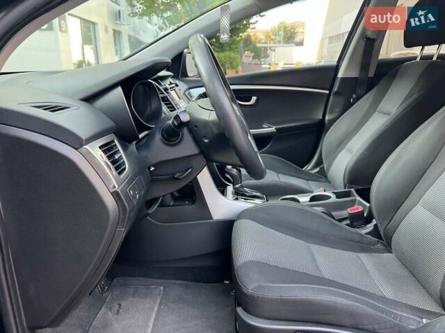 Черный Хендай i30, объемом двигателя 1.58 л и пробегом 153 тыс. км за 9500 $, фото 26 на Automoto.ua