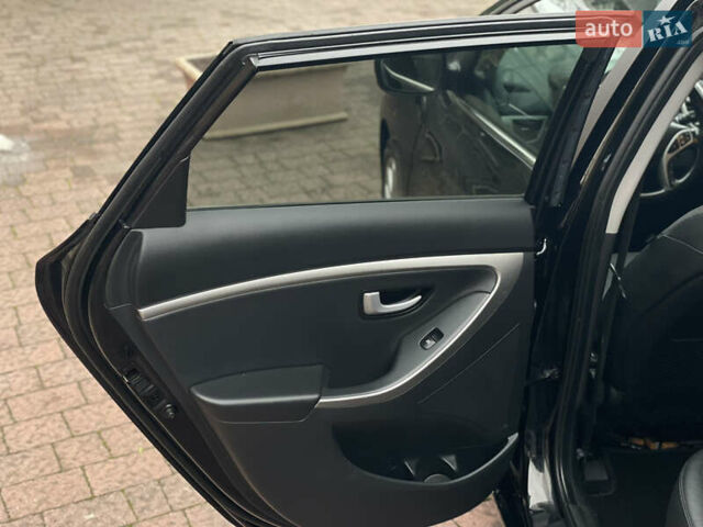 Чорний Хендай i30, об'ємом двигуна 1.6 л та пробігом 221 тис. км за 8650 $, фото 72 на Automoto.ua