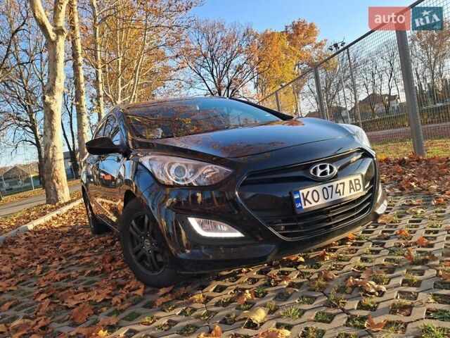Черный Хендай i30, объемом двигателя 1.58 л и пробегом 132 тыс. км за 9500 $, фото 5 на Automoto.ua