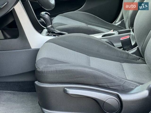 Черный Хендай i30, объемом двигателя 1.58 л и пробегом 153 тыс. км за 9500 $, фото 27 на Automoto.ua