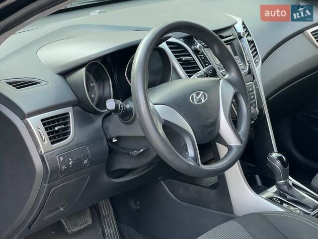 Черный Хендай i30, объемом двигателя 1.58 л и пробегом 153 тыс. км за 9500 $, фото 24 на Automoto.ua