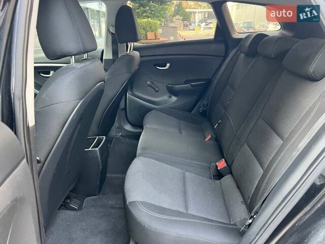 Черный Хендай i30, объемом двигателя 1.58 л и пробегом 153 тыс. км за 9500 $, фото 35 на Automoto.ua