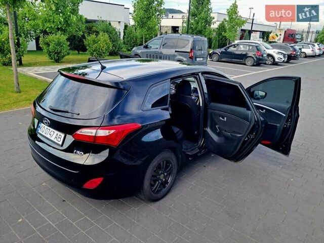 Черный Хендай i30, объемом двигателя 1.58 л и пробегом 129 тыс. км за 9900 $, фото 17 на Automoto.ua
