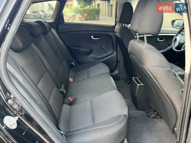 Черный Хендай i30, объемом двигателя 1.58 л и пробегом 153 тыс. км за 9500 $, фото 34 на Automoto.ua