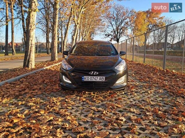 Черный Хендай i30, объемом двигателя 1.58 л и пробегом 132 тыс. км за 9500 $, фото 11 на Automoto.ua