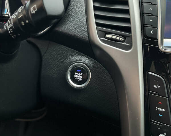 Чорний Хендай i30, об'ємом двигуна 1.6 л та пробігом 221 тис. км за 8650 $, фото 58 на Automoto.ua