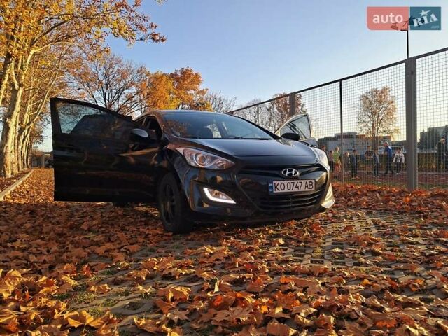 Черный Хендай i30, объемом двигателя 1.58 л и пробегом 132 тыс. км за 9500 $, фото 30 на Automoto.ua