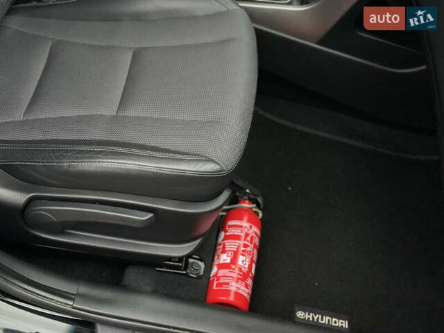 Чорний Хендай i30, об'ємом двигуна 1.6 л та пробігом 221 тис. км за 8650 $, фото 86 на Automoto.ua