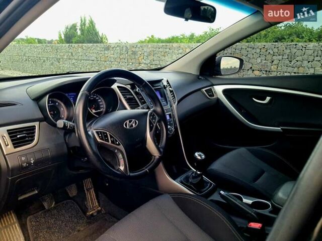 Черный Хендай i30, объемом двигателя 1.58 л и пробегом 129 тыс. км за 9900 $, фото 8 на Automoto.ua