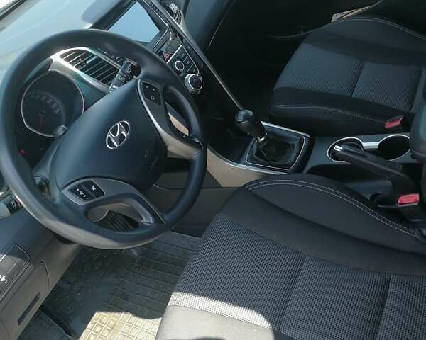 Чорний Хендай i30, об'ємом двигуна 1.58 л та пробігом 136 тис. км за 9100 $, фото 10 на Automoto.ua