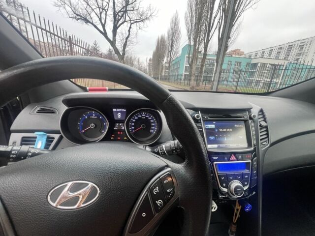 Хендай i30 2017 в Киеве на Automoto.ua Черный Хендай i30, объемом двигателя 1.6 л и пробегом 245 тыс. км за 10500 $, фото 7 на Automoto.ua