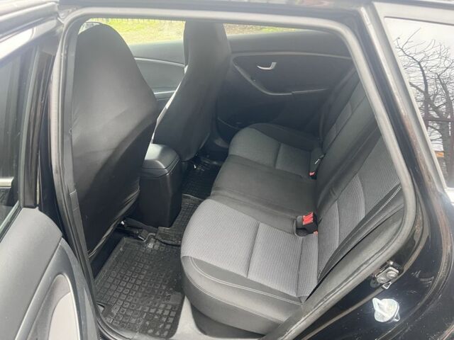 Хендай i30 2017 в Киеве на Automoto.ua Черный Хендай i30, объемом двигателя 1.6 л и пробегом 245 тыс. км за 10500 $, фото 5 на Automoto.ua