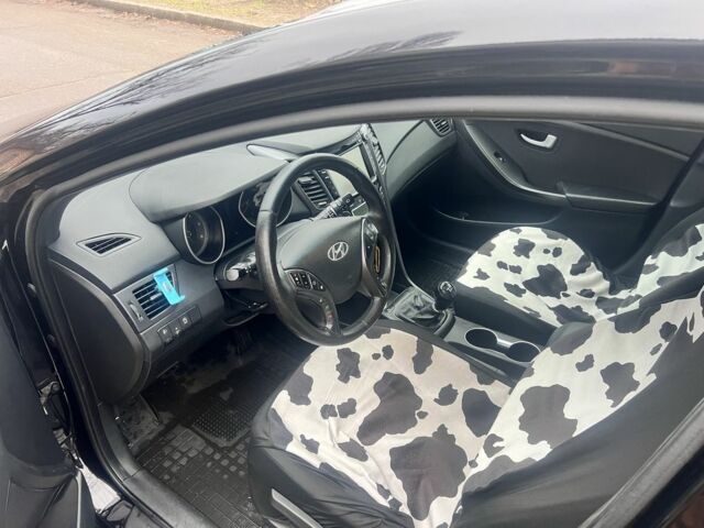 Хендай i30 2017 в Киеве на Automoto.ua Черный Хендай i30, объемом двигателя 1.6 л и пробегом 245 тыс. км за 10500 $, фото 6 на Automoto.ua