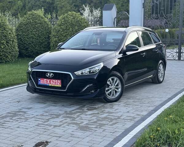 Черный Хендай i30, объемом двигателя 1.59 л и пробегом 228 тыс. км за 12300 $, фото 5 на Automoto.ua