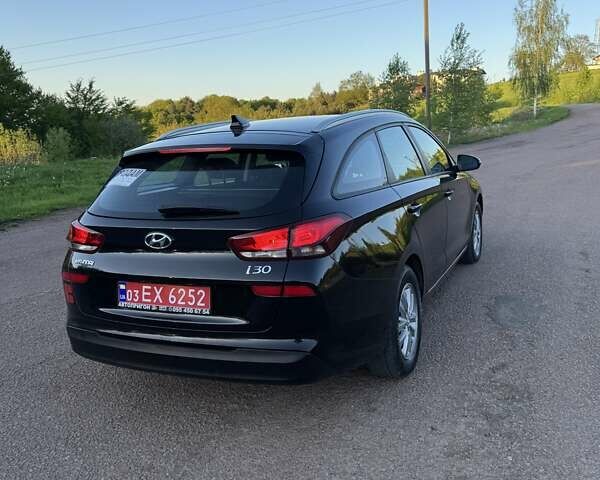 Чорний Хендай i30, об'ємом двигуна 1.59 л та пробігом 227 тис. км за 12500 $, фото 12 на Automoto.ua