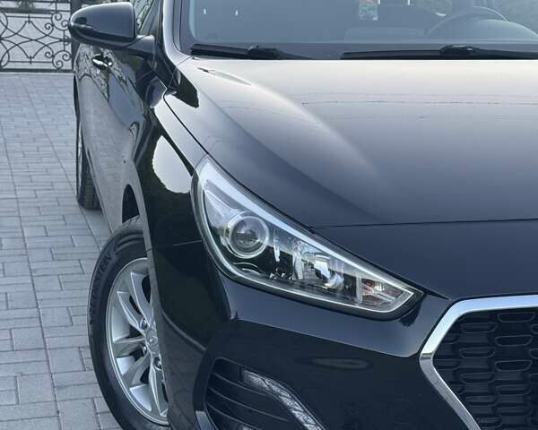 Чорний Хендай i30, об'ємом двигуна 1.59 л та пробігом 227 тис. км за 12500 $, фото 22 на Automoto.ua