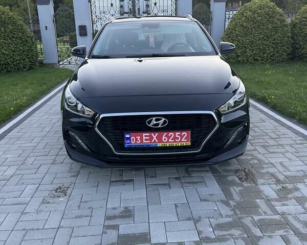 Черный Хендай i30, объемом двигателя 1.59 л и пробегом 228 тыс. км за 12300 $, фото 7 на Automoto.ua