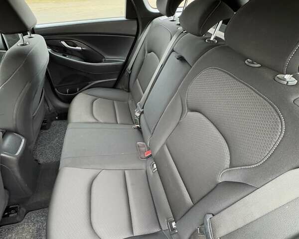 Черный Хендай i30, объемом двигателя 1.59 л и пробегом 228 тыс. км за 12300 $, фото 21 на Automoto.ua