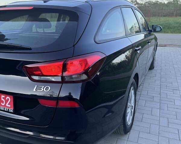 Черный Хендай i30, объемом двигателя 1.59 л и пробегом 228 тыс. км за 12300 $, фото 9 на Automoto.ua