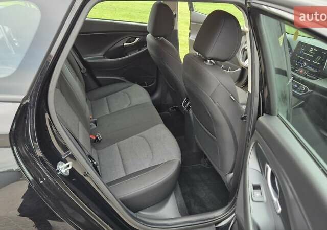 Черный Хендай i30, объемом двигателя 1.6 л и пробегом 197 тыс. км за 15650 $, фото 15 на Automoto.ua