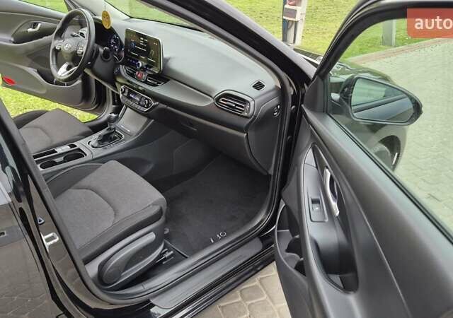Черный Хендай i30, объемом двигателя 1.6 л и пробегом 197 тыс. км за 15650 $, фото 14 на Automoto.ua