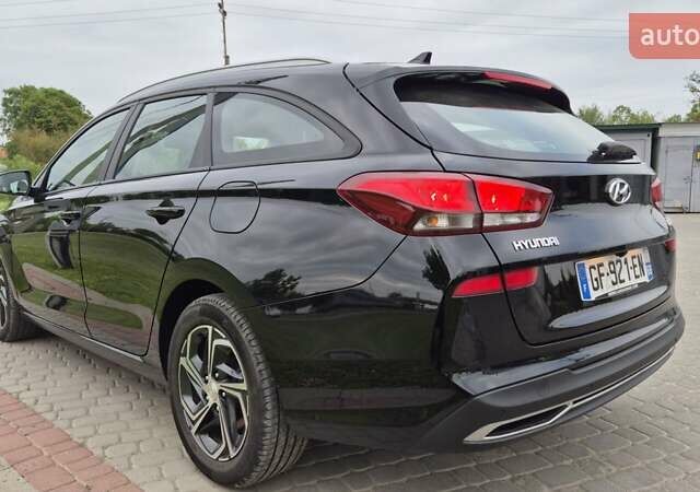 Черный Хендай i30, объемом двигателя 1.6 л и пробегом 197 тыс. км за 15650 $, фото 2 на Automoto.ua