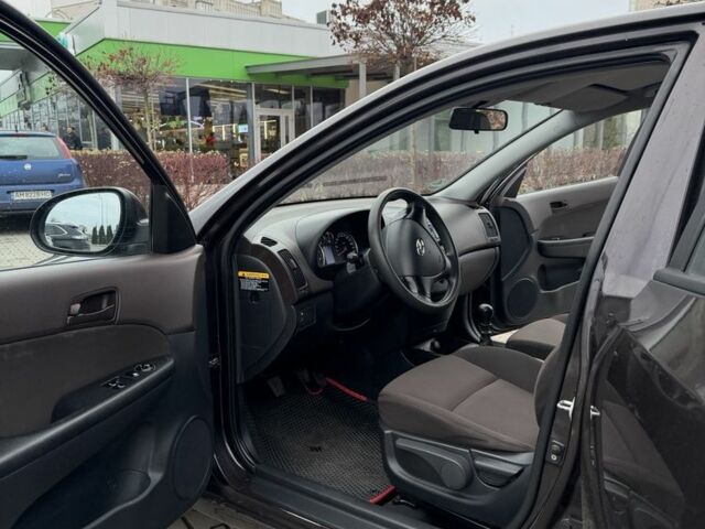 Фиолетовый Хендай i30, объемом двигателя 1.4 л и пробегом 180 тыс. км за 4650 $, фото 6 на Automoto.ua