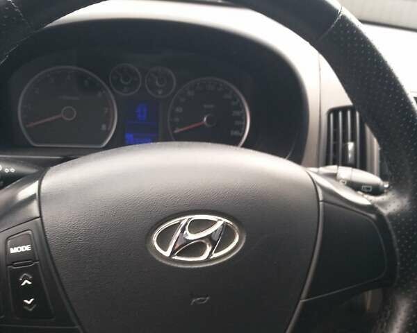 Коричневый Хендай i30, объемом двигателя 1.4 л и пробегом 262 тыс. км за 5500 $, фото 7 на Automoto.ua