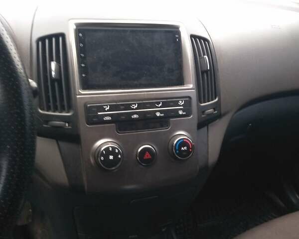 Коричневый Хендай i30, объемом двигателя 1.4 л и пробегом 262 тыс. км за 5500 $, фото 8 на Automoto.ua