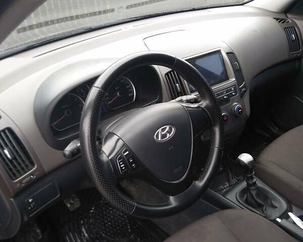 Коричневый Хендай i30, объемом двигателя 1.4 л и пробегом 262 тыс. км за 5500 $, фото 9 на Automoto.ua