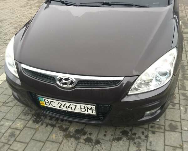 Коричневый Хендай i30, объемом двигателя 1.4 л и пробегом 262 тыс. км за 5500 $, фото 5 на Automoto.ua