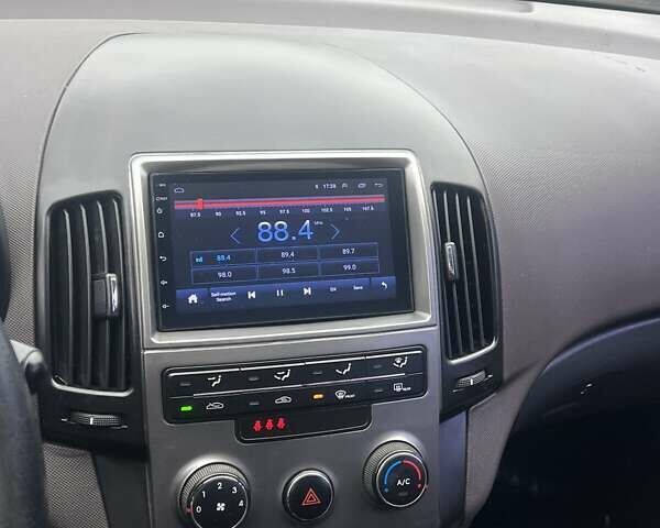 Коричневый Хендай i30, объемом двигателя 1.4 л и пробегом 245 тыс. км за 6100 $, фото 18 на Automoto.ua